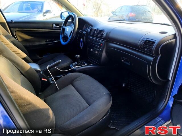 Синий Фольксваген Пассат, объемом двигателя 1.6 л и пробегом 400 тыс. км за 3800 $, фото 7 на Automoto.ua