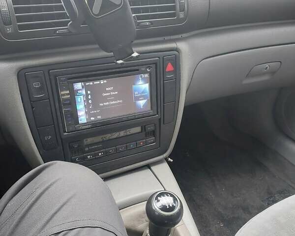 Синий Фольксваген Пассат, объемом двигателя 1.9 л и пробегом 417 тыс. км за 4500 $, фото 13 на Automoto.ua