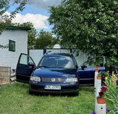 Синий Фольксваген Пассат, объемом двигателя 0 л и пробегом 400 тыс. км за 1900 $, фото 3 на Automoto.ua