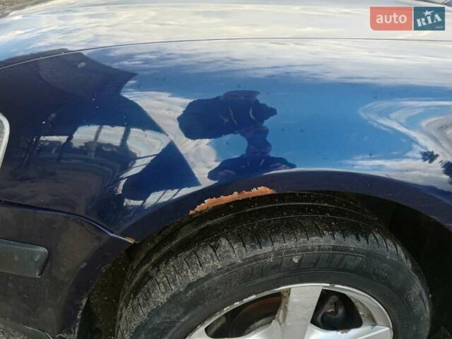 Синий Фольксваген Пассат, объемом двигателя 1.6 л и пробегом 302 тыс. км за 3500 $, фото 4 на Automoto.ua