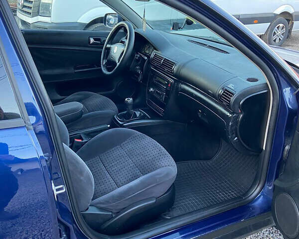 Синий Фольксваген Пассат, объемом двигателя 1.9 л и пробегом 500 тыс. км за 3250 $, фото 12 на Automoto.ua