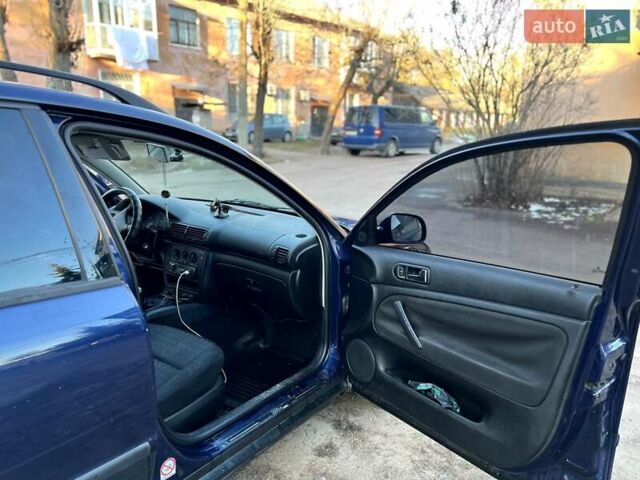 Синій Фольксваген Пассат, об'ємом двигуна 1.6 л та пробігом 293 тис. км за 3899 $, фото 7 на Automoto.ua