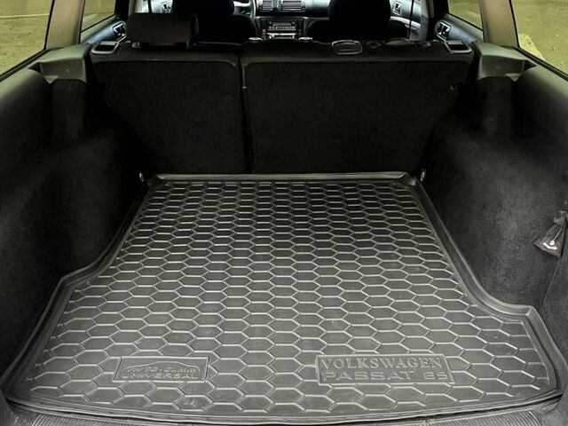 Синий Фольксваген Пассат, объемом двигателя 1.8 л и пробегом 320 тыс. км за 4500 $, фото 13 на Automoto.ua