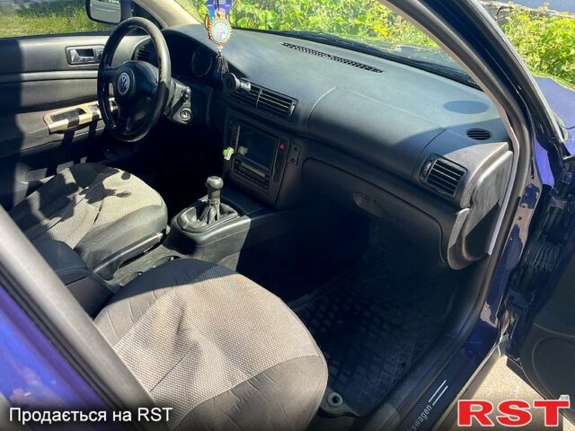 Синий Фольксваген Пассат, объемом двигателя 1.8 л и пробегом 240 тыс. км за 4300 $, фото 7 на Automoto.ua