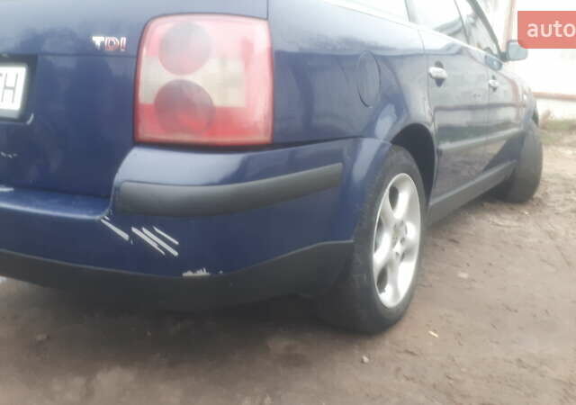 Синий Фольксваген Пассат, объемом двигателя 1.9 л и пробегом 429 тыс. км за 4000 $, фото 4 на Automoto.ua