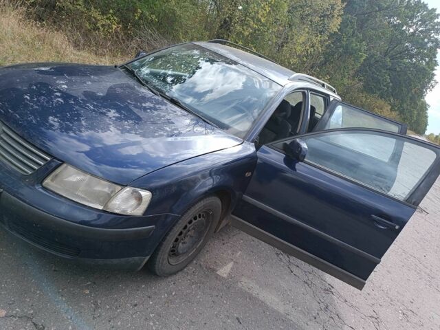 Синий Фольксваген Пассат, объемом двигателя 1.9 л и пробегом 400 тыс. км за 2400 $, фото 1 на Automoto.ua