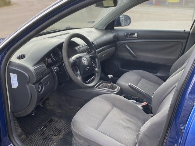 Синій Фольксваген Пассат, об'ємом двигуна 1.9 л та пробігом 3 тис. км за 2400 $, фото 6 на Automoto.ua