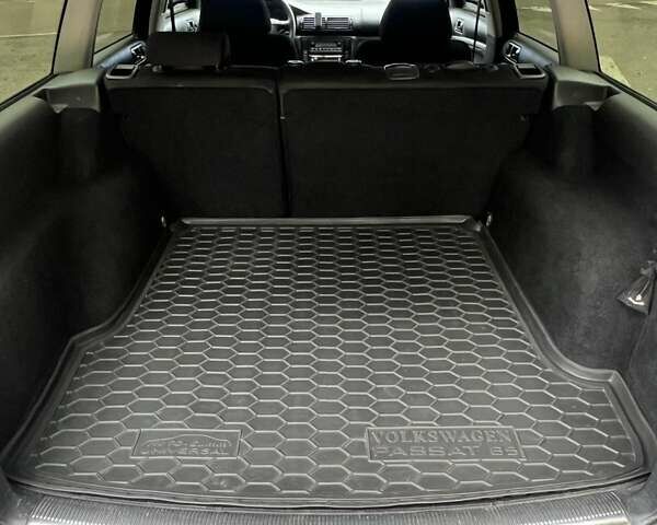 Синий Фольксваген Пассат, объемом двигателя 1.78 л и пробегом 320 тыс. км за 4500 $, фото 11 на Automoto.ua