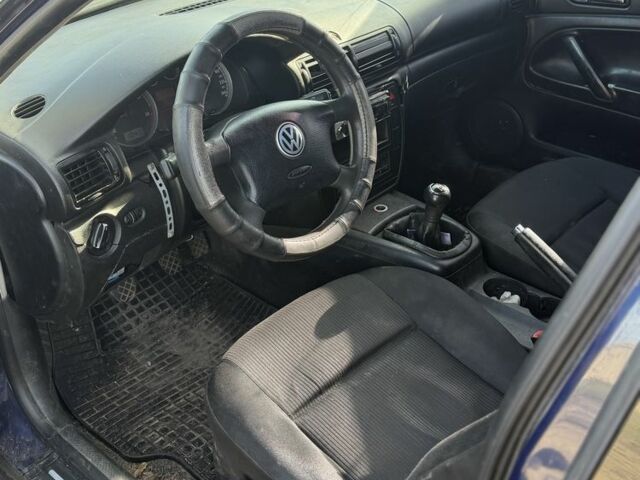 Синий Фольксваген Пассат, объемом двигателя 1.9 л и пробегом 500 тыс. км за 1375 $, фото 4 на Automoto.ua