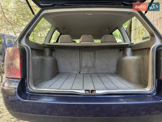 Синий Фольксваген Пассат, объемом двигателя 1.9 л и пробегом 376 тыс. км за 5000 $, фото 33 на Automoto.ua