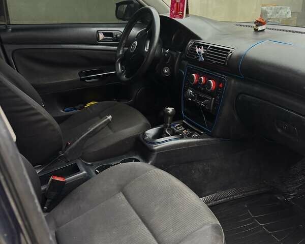 Синій Фольксваген Пассат, об'ємом двигуна 1.9 л та пробігом 350 тис. км за 3600 $, фото 6 на Automoto.ua