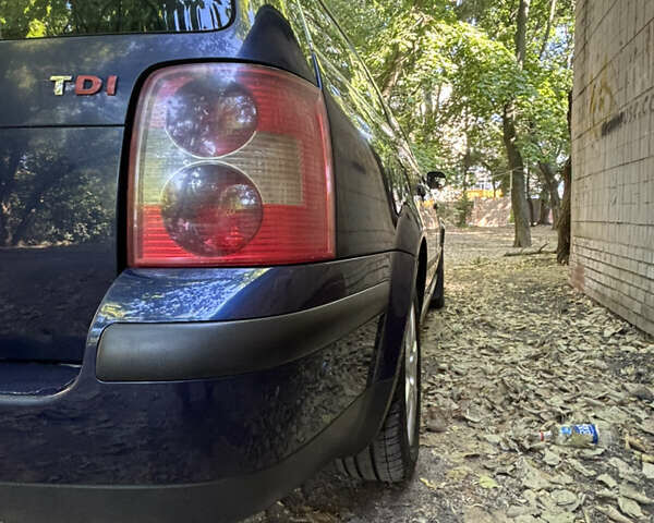 Синий Фольксваген Пассат, объемом двигателя 1.9 л и пробегом 376 тыс. км за 5000 $, фото 5 на Automoto.ua