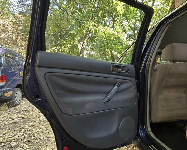 Синий Фольксваген Пассат, объемом двигателя 1.9 л и пробегом 376 тыс. км за 5000 $, фото 21 на Automoto.ua