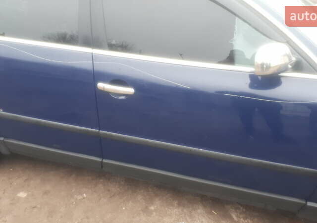 Синий Фольксваген Пассат, объемом двигателя 1.9 л и пробегом 429 тыс. км за 4000 $, фото 9 на Automoto.ua