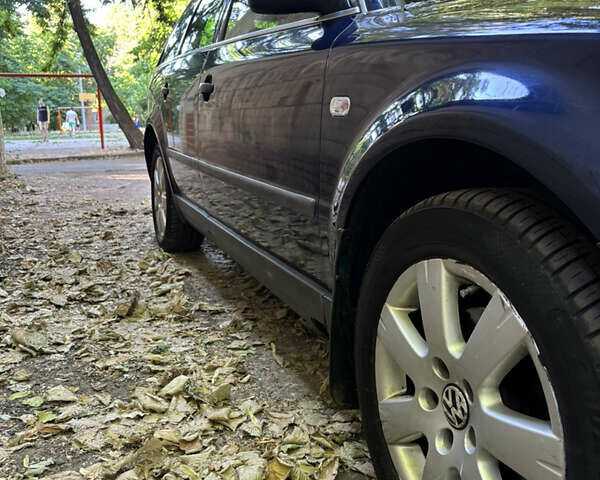 Синий Фольксваген Пассат, объемом двигателя 1.9 л и пробегом 376 тыс. км за 5000 $, фото 14 на Automoto.ua