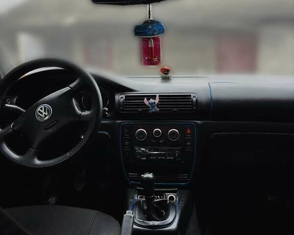 Синій Фольксваген Пассат, об'ємом двигуна 1.9 л та пробігом 350 тис. км за 3600 $, фото 5 на Automoto.ua