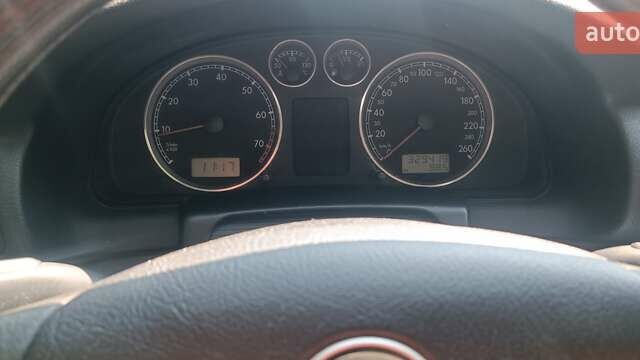 Синий Фольксваген Пассат, объемом двигателя 1.6 л и пробегом 330 тыс. км за 5000 $, фото 7 на Automoto.ua