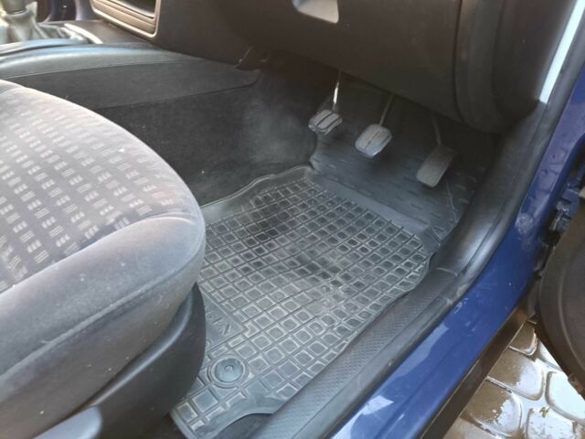 Синий Фольксваген Пассат, объемом двигателя 2 л и пробегом 432 тыс. км за 5800 $, фото 5 на Automoto.ua