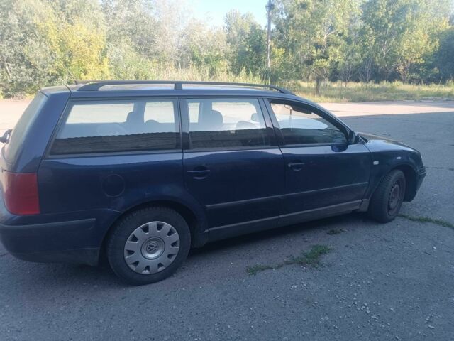 Синий Фольксваген Пассат, объемом двигателя 1.9 л и пробегом 400 тыс. км за 2400 $, фото 3 на Automoto.ua