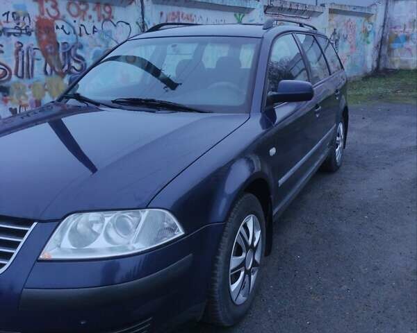 Синий Фольксваген Пассат, объемом двигателя 1.9 л и пробегом 292 тыс. км за 2399 $, фото 4 на Automoto.ua