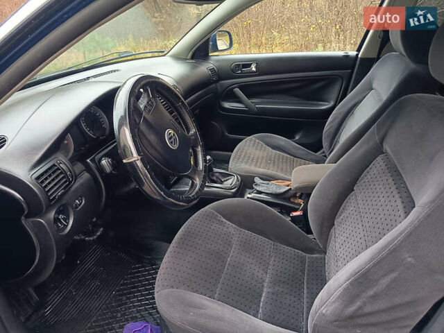 Синий Фольксваген Пассат, объемом двигателя 1.9 л и пробегом 438 тыс. км за 4200 $, фото 13 на Automoto.ua