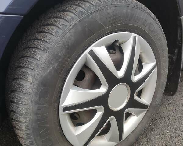 Синий Фольксваген Пассат, объемом двигателя 1.9 л и пробегом 292 тыс. км за 2399 $, фото 21 на Automoto.ua