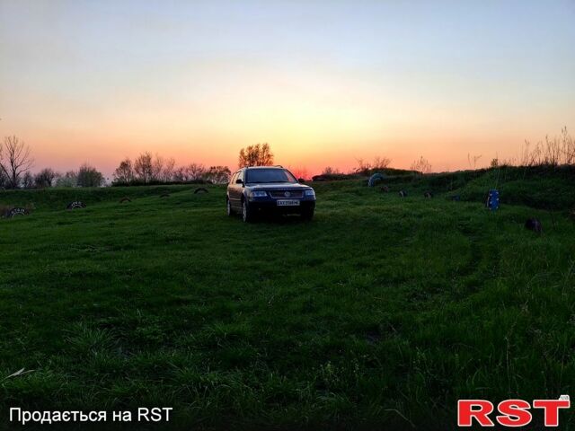 Синий Фольксваген Пассат, объемом двигателя 1.9 л и пробегом 0 тыс. км за 5000 $, фото 4 на Automoto.ua