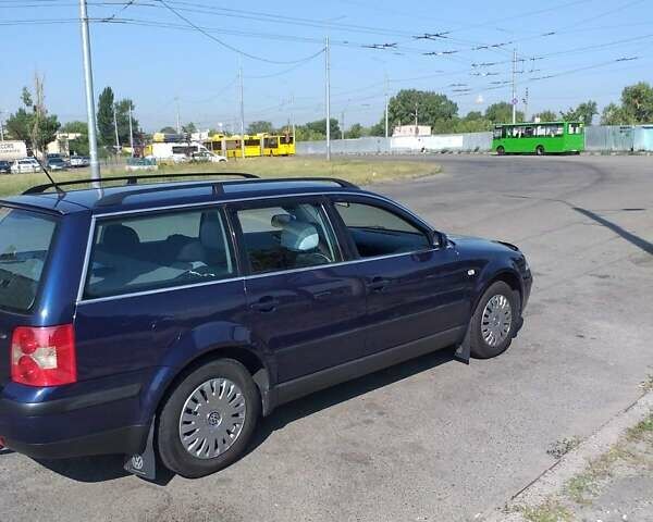 Синий Фольксваген Пассат, объемом двигателя 1.6 л и пробегом 246 тыс. км за 4700 $, фото 2 на Automoto.ua