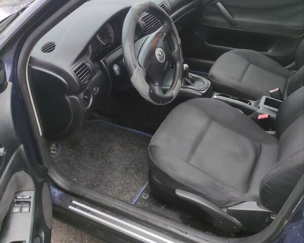 Синий Фольксваген Пассат, объемом двигателя 1.9 л и пробегом 292 тыс. км за 2399 $, фото 11 на Automoto.ua