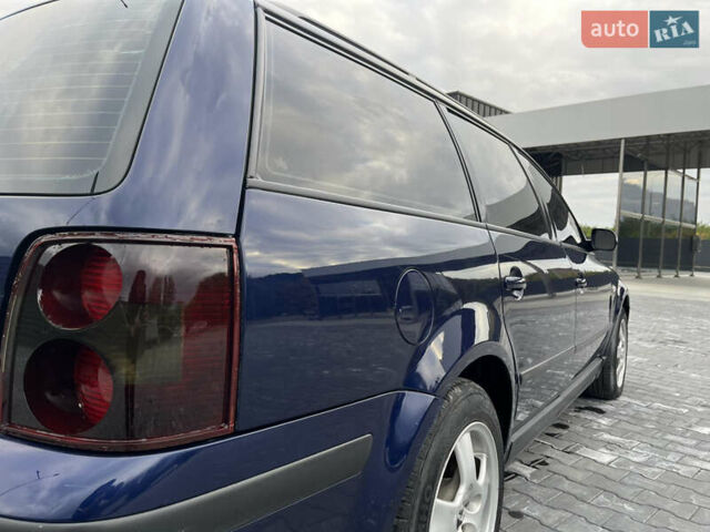 Синий Фольксваген Пассат, объемом двигателя 1.9 л и пробегом 300 тыс. км за 4300 $, фото 31 на Automoto.ua