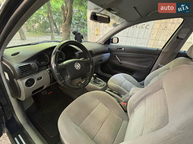 Синий Фольксваген Пассат, объемом двигателя 1.9 л и пробегом 376 тыс. км за 5000 $, фото 18 на Automoto.ua