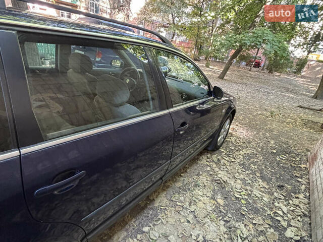 Синий Фольксваген Пассат, объемом двигателя 1.9 л и пробегом 376 тыс. км за 5000 $, фото 10 на Automoto.ua