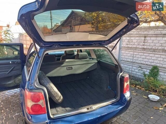 Синий Фольксваген Пассат, объемом двигателя 1.98 л и пробегом 432 тыс. км за 5800 $, фото 13 на Automoto.ua