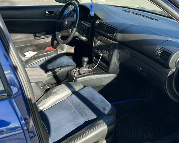 Синий Фольксваген Пассат, объемом двигателя 2 л и пробегом 470 тыс. км за 3500 $, фото 34 на Automoto.ua