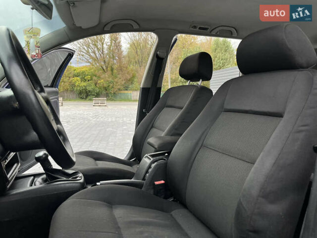 Синій Фольксваген Пассат, об'ємом двигуна 1.9 л та пробігом 300 тис. км за 3999 $, фото 39 на Automoto.ua