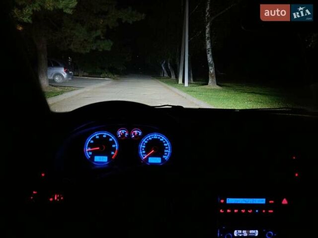 Фольксваген Пассат 2001 у Дрогобичі на Automoto.ua Синій Фольксваген Пассат, об'ємом двигуна 1.6 л та пробігом 290 тис. км за 4000 $, фото 27 на Automoto.ua