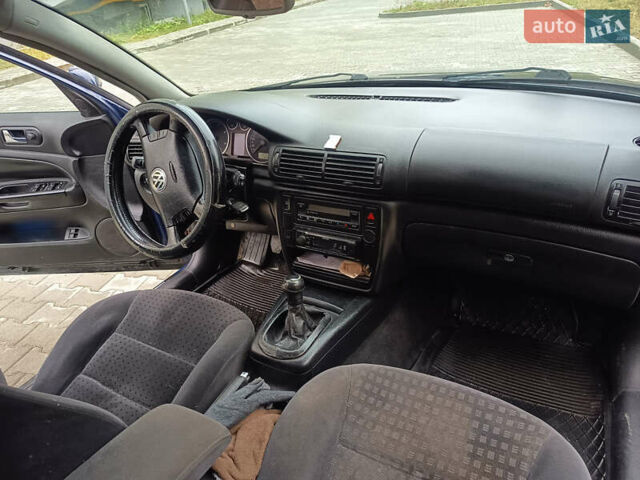 Синий Фольксваген Пассат, объемом двигателя 1.9 л и пробегом 438 тыс. км за 4200 $, фото 20 на Automoto.ua