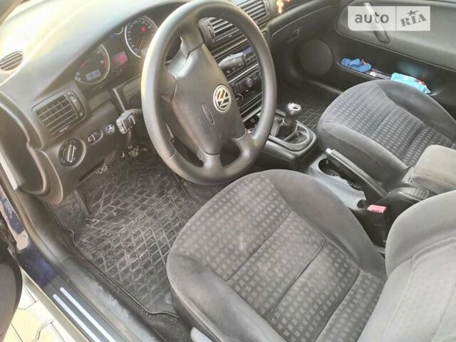 Синий Фольксваген Пассат, объемом двигателя 1.8 л и пробегом 236 тыс. км за 4999 $, фото 9 на Automoto.ua