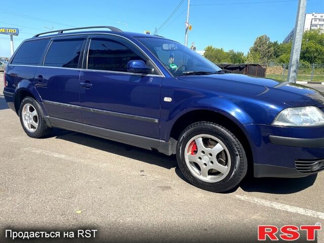 Синий Фольксваген Пассат, объемом двигателя 1.8 л и пробегом 240 тыс. км за 4300 $, фото 1 на Automoto.ua