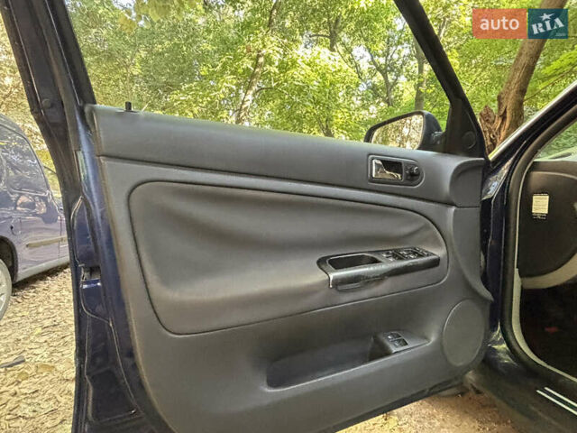 Синий Фольксваген Пассат, объемом двигателя 1.9 л и пробегом 376 тыс. км за 5000 $, фото 16 на Automoto.ua