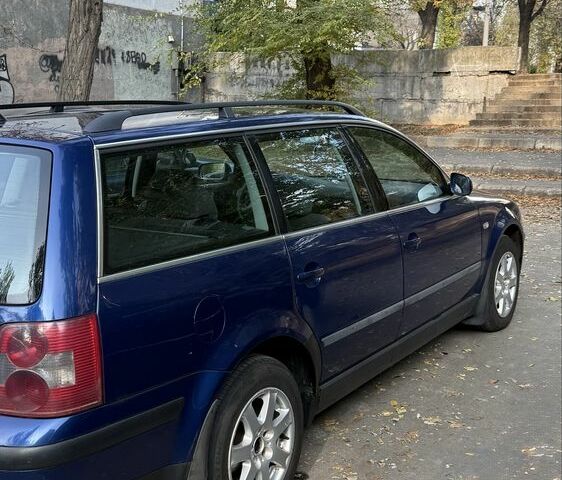 Синий Фольксваген Пассат, объемом двигателя 1.9 л и пробегом 390 тыс. км за 2800 $, фото 3 на Automoto.ua