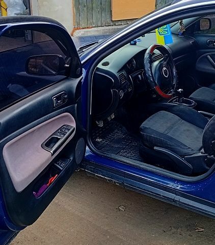 Синий Фольксваген Пассат, объемом двигателя 1.9 л и пробегом 323 тыс. км за 4300 $, фото 3 на Automoto.ua