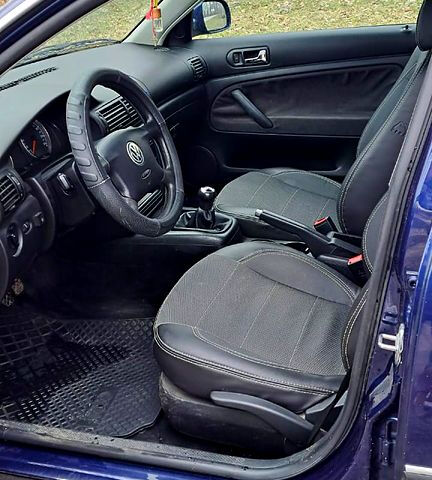 Синий Фольксваген Пассат, объемом двигателя 1.6 л и пробегом 260 тыс. км за 4200 $, фото 13 на Automoto.ua