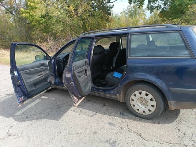 Синий Фольксваген Пассат, объемом двигателя 1.9 л и пробегом 400 тыс. км за 2400 $, фото 4 на Automoto.ua