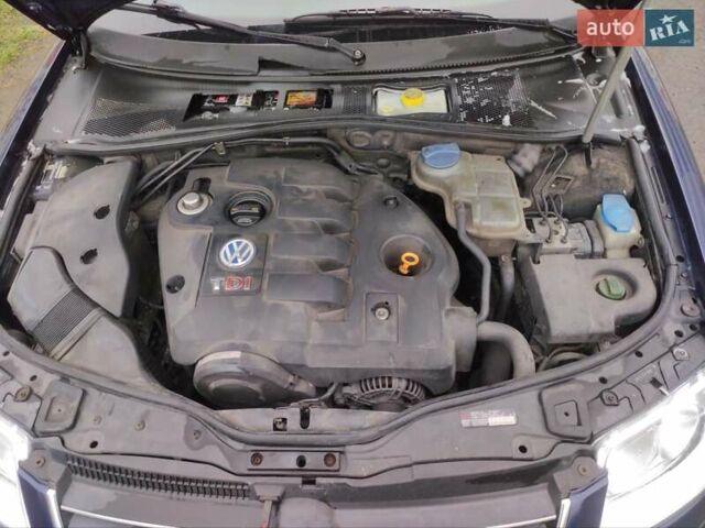 Синий Фольксваген Пассат, объемом двигателя 1.9 л и пробегом 292 тыс. км за 2399 $, фото 18 на Automoto.ua