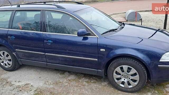 Синий Фольксваген Пассат, объемом двигателя 1.6 л и пробегом 268 тыс. км за 4100 $, фото 1 на Automoto.ua