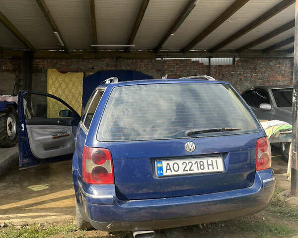 Синий Фольксваген Пассат, объемом двигателя 2.5 л и пробегом 300 тыс. км за 2200 $, фото 1 на Automoto.ua