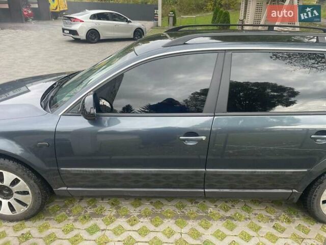 Синий Фольксваген Пассат, объемом двигателя 1.78 л и пробегом 297 тыс. км за 4500 $, фото 7 на Automoto.ua