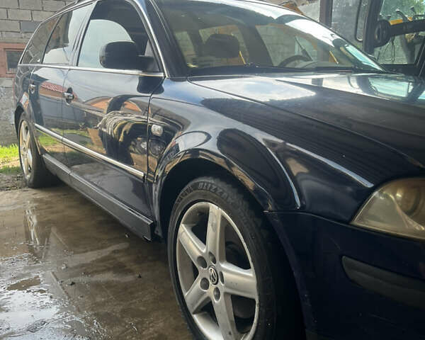 Синий Фольксваген Пассат, объемом двигателя 2.5 л и пробегом 300 тыс. км за 2200 $, фото 3 на Automoto.ua