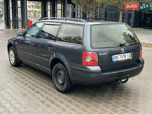 Синий Фольксваген Пассат, объемом двигателя 1.9 л и пробегом 384 тыс. км за 4200 $, фото 6 на Automoto.ua